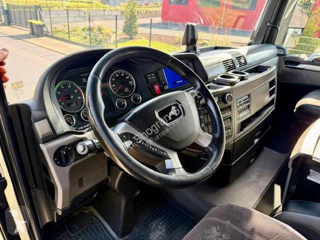Camion MAN 26.510...