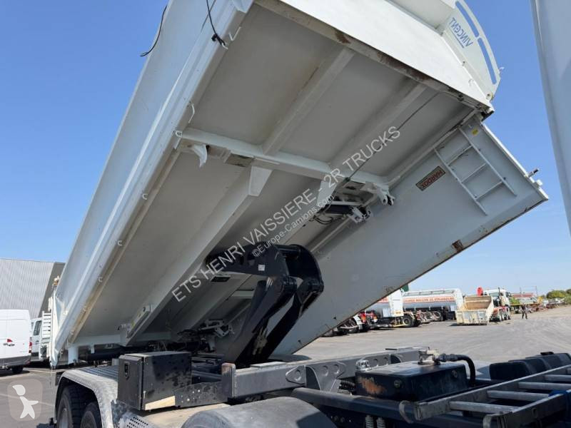 Camião Iveco 480