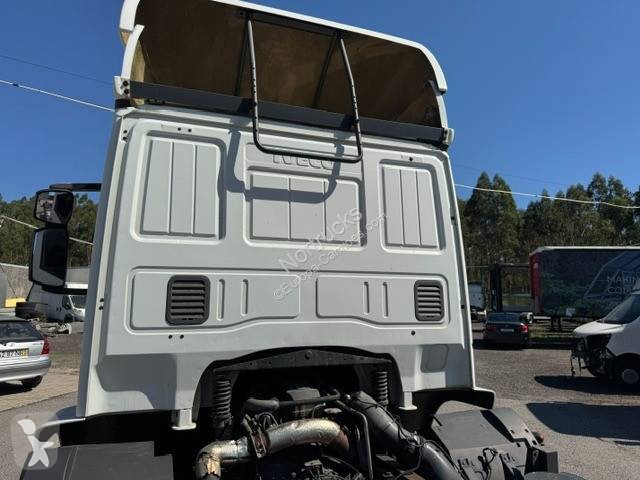 Camion Iveco 180E32