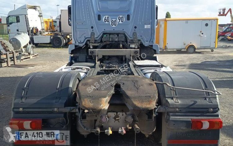 Cap tractor Mercedes
