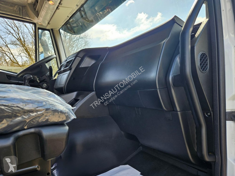 Camião Iveco 64.38 HD9
