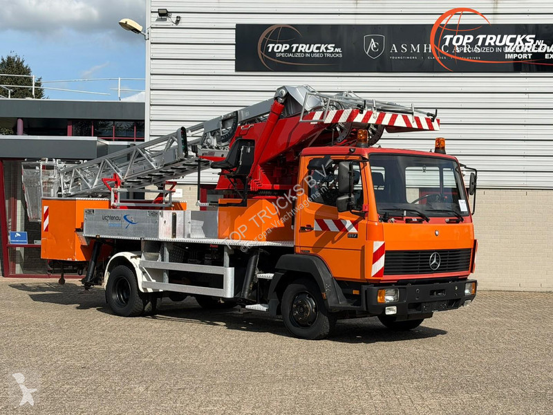 Camião Mercedes 817 Aerial work platform - METZ...