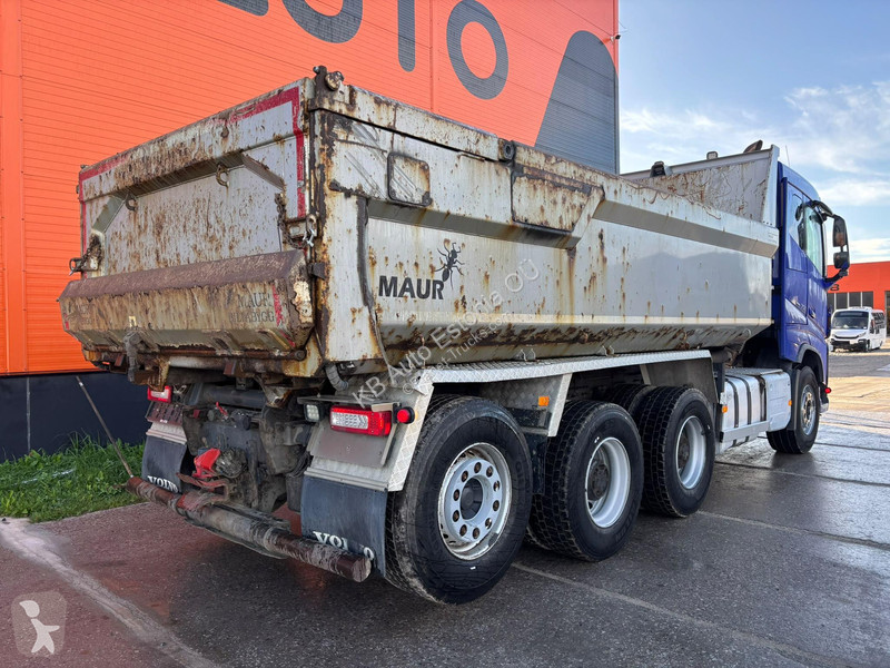 Volvo 750 8x4*4 RETARDER / BOX L=5743 mm truck