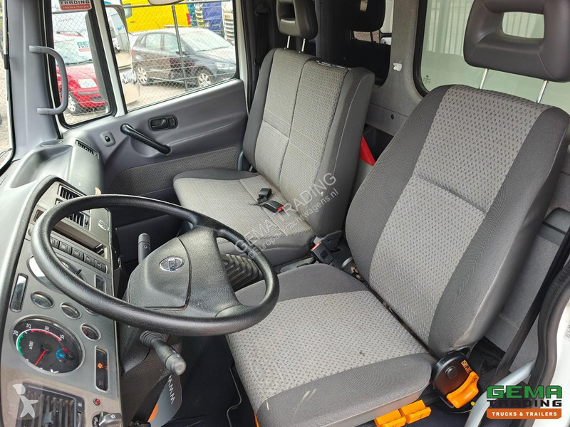 Camion Nissan 4x2 Day Cab Euro5 - 8T - Boxed...