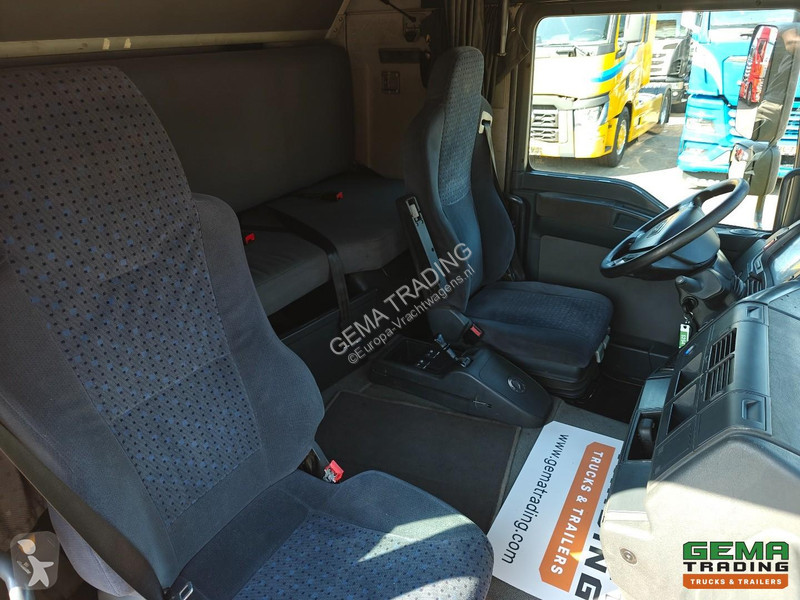 Camião MAN 12.240 4X2 BL Double Cab (6-person)...