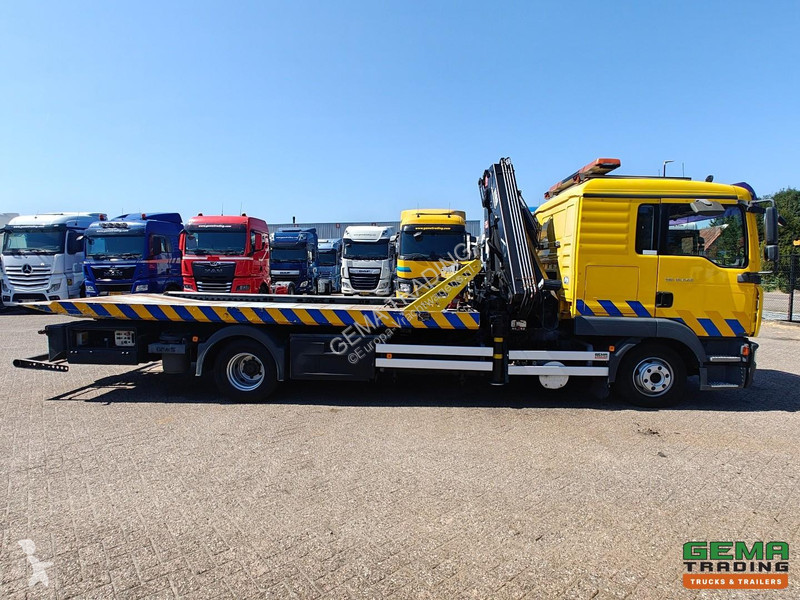 Camião MAN 12.240 4x2 Double Cab (6 pers) Euro...