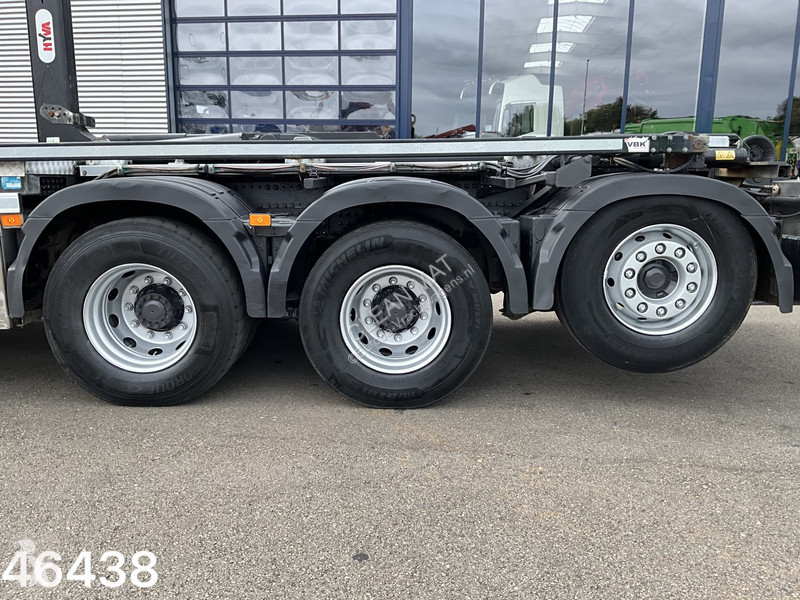 Volvo 460 8x4 Euro 6 HMF 19 Tonmeter Z-kraan truck