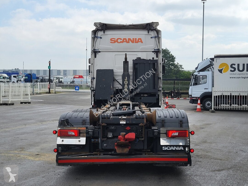 Camião Scania 580