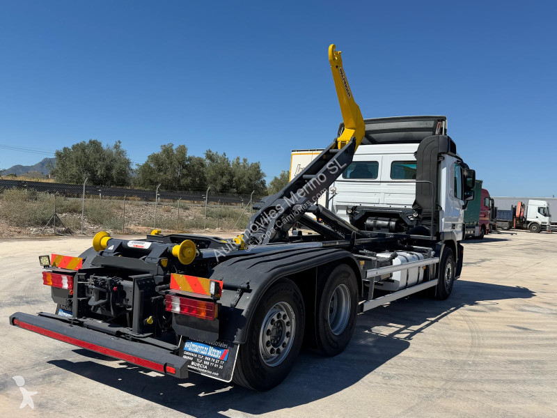 Camião Mercedes ACTROS 2544