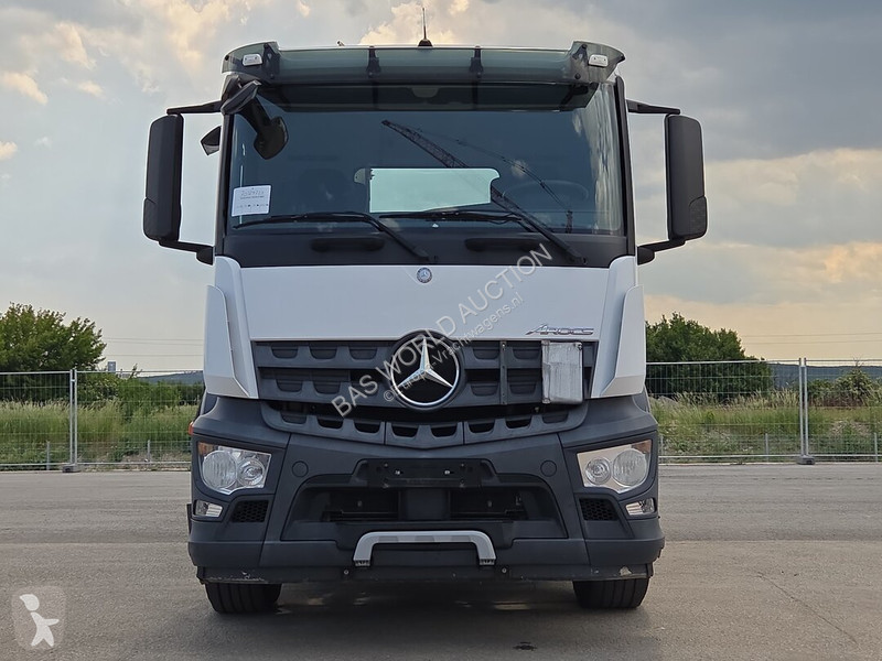 Lastbil Mercedes 2533