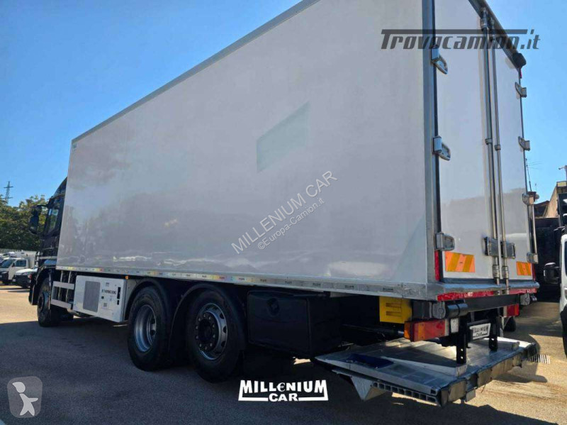 Lastbil Iveco 450 CELLA 7,60 GRUPPO SPONDA ATP...