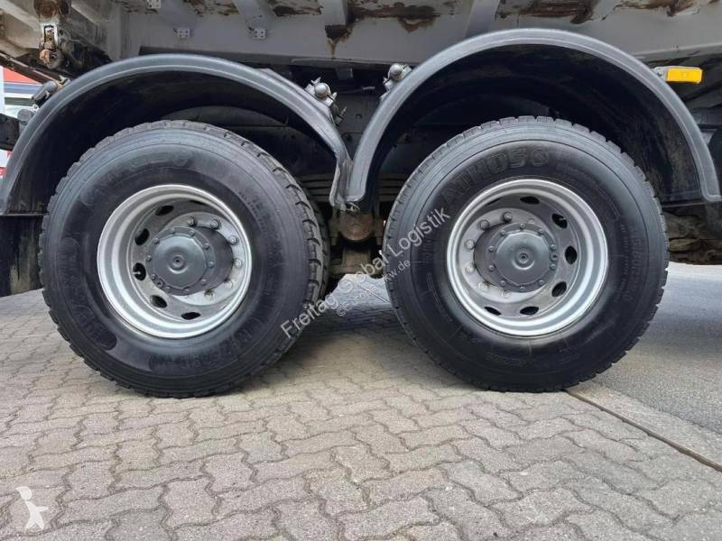Lastbil Mercedes 3346