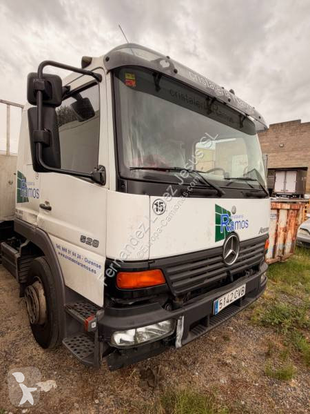 Lastbil Mercedes 1528