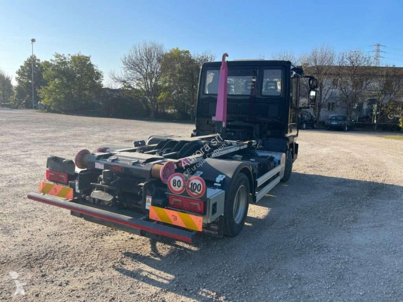Camion Iveco EUROCARGO 75E18 CON SCARRABILE NUOVO