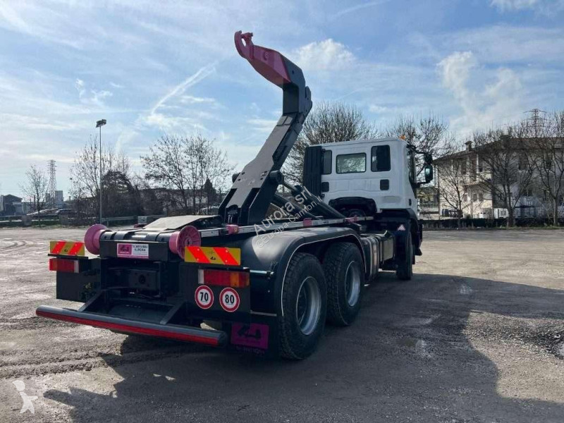 Camion Iveco TRAKKER 360 SCARRABILE 6X4