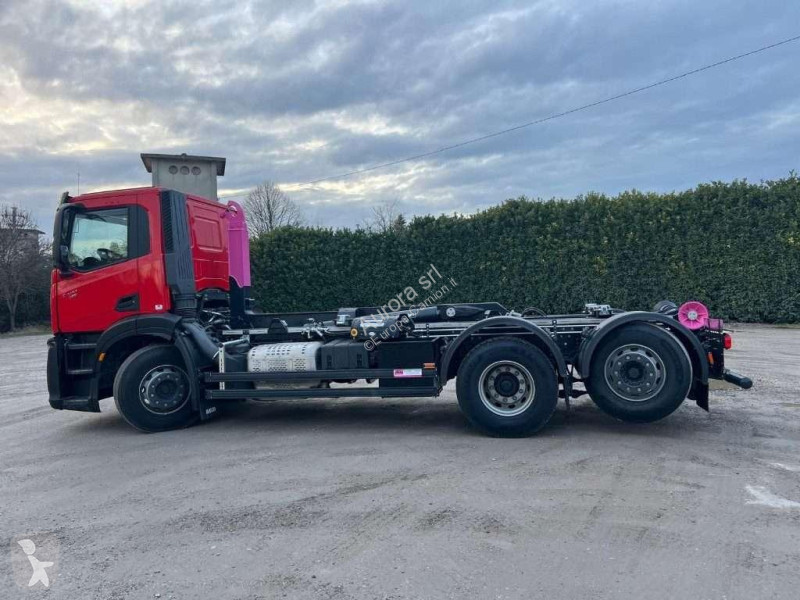 Камион Iveco XWAY AD260 SCARRABILE