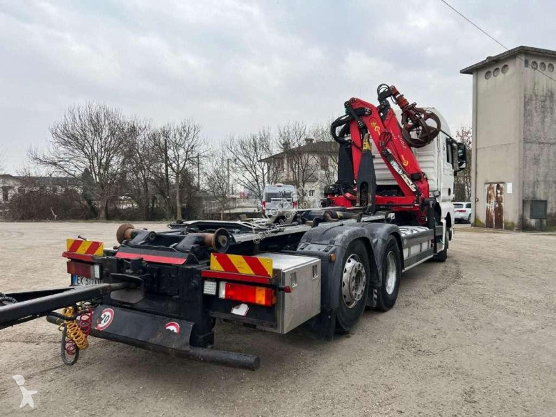 Camion MAN TGX SCARRABILE CON GRU