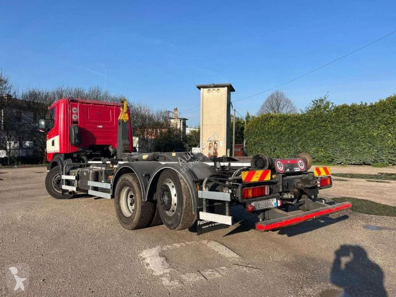 Ciężarówka Scania CV 440 SCARRABILE