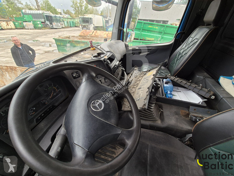 شاحنة Mercedes 1824