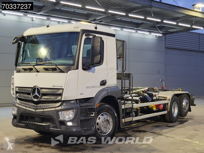 Mercedes 2543 6X2 HIAB 20t Lift+Steering Axle...