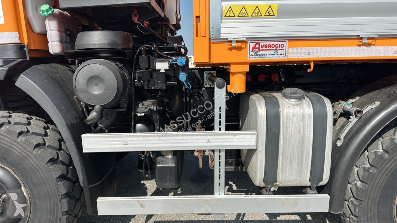 Mercedes UNIMOG U20 4X4 truck