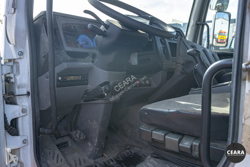 Renault 220 CARBURANT 11.000 Litres truck