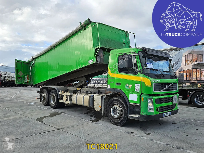 Volvo 440 truck