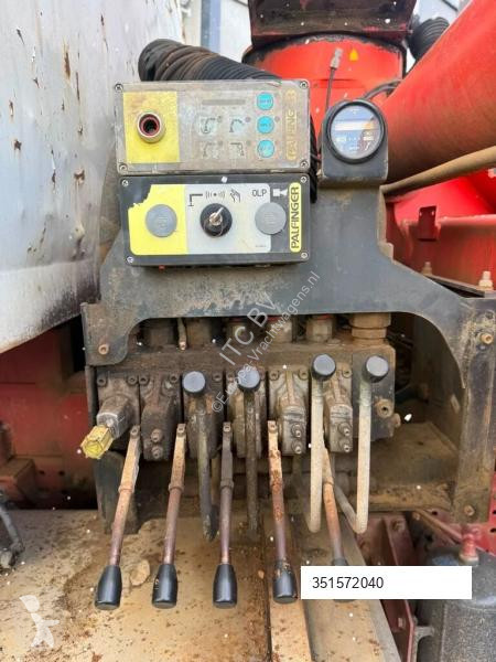 Iveco 16502 truck