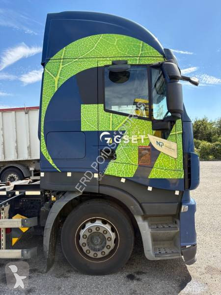 Iveco 460 truck