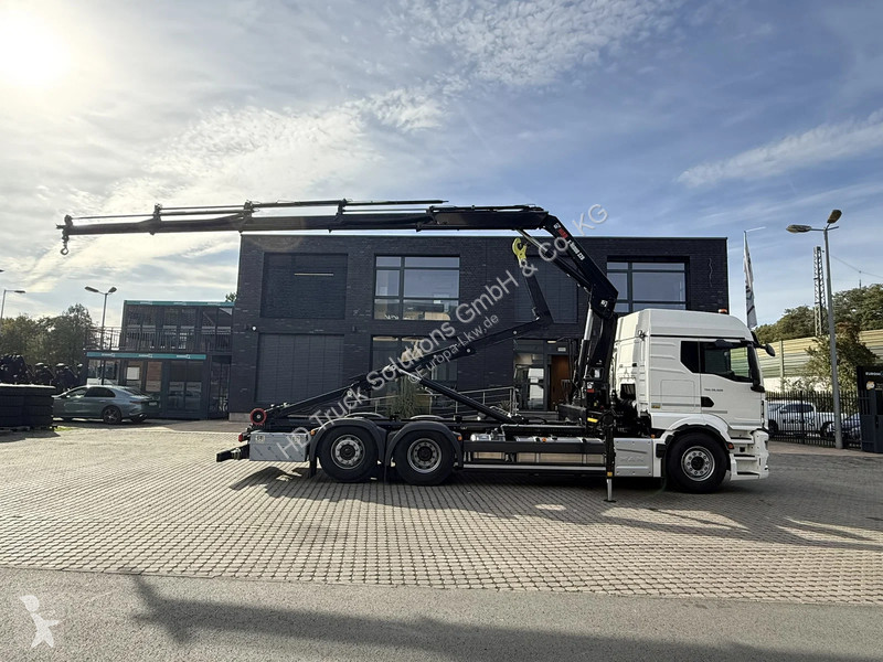 Camión MAN 26.520  26.520 LL 6x2 Hiab 228-4...