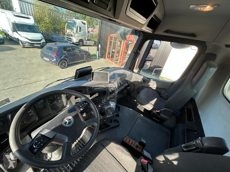 Mercedes 1842 truck