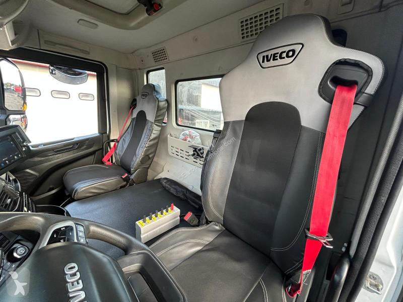 Iveco 480 truck