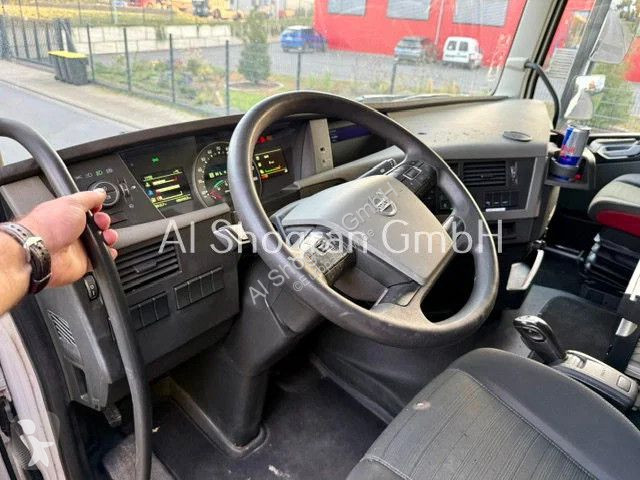 Kamion Volvo 460 / 8x4 / Voll Blatt / Euro 6