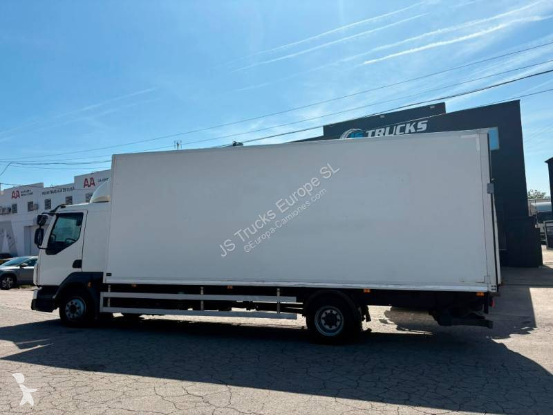 Volvo 240 truck