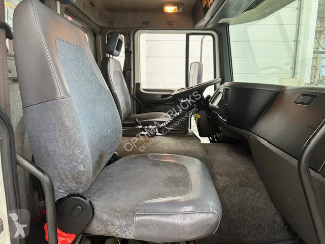 Volvo 220 / MANUAL / AIRCO truck