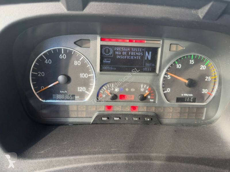 شاحنة Mercedes 1218