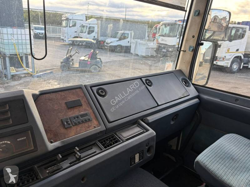 Renault 385 TI truck
