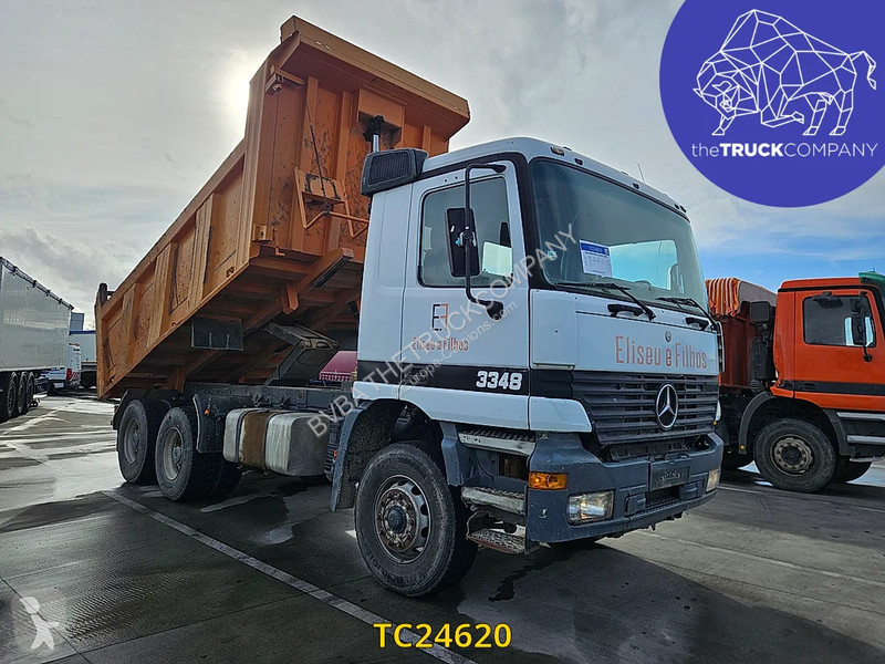 Lastbil Mercedes 3348