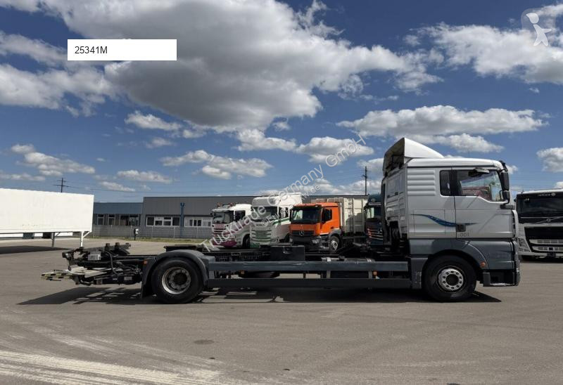 MAN 18.413 4x2 WB LKW AHK truck