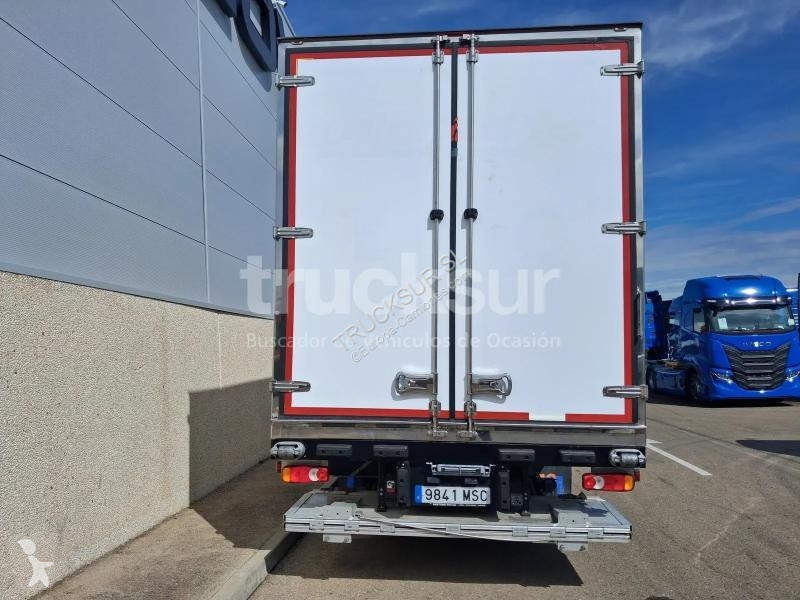 Iveco AD190E34S/P + THERMOKING T1000R truck