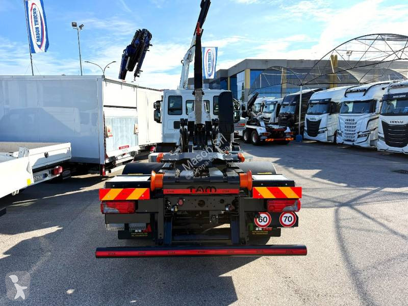 Iveco 180E32 truck