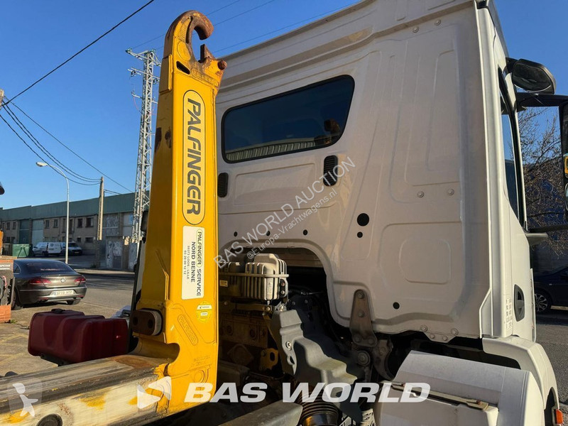 Mercedes 1843 truck