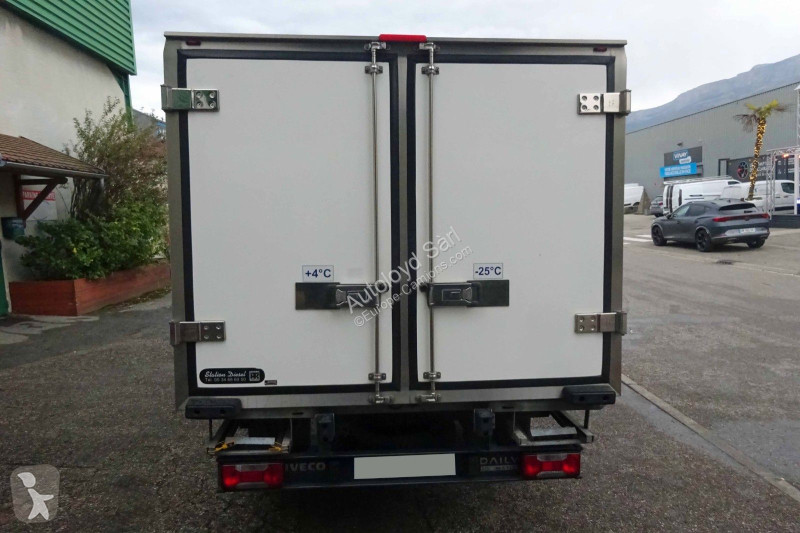 Iveco DAILY FRIGO 35S16 2,3D 156 BVA truck
