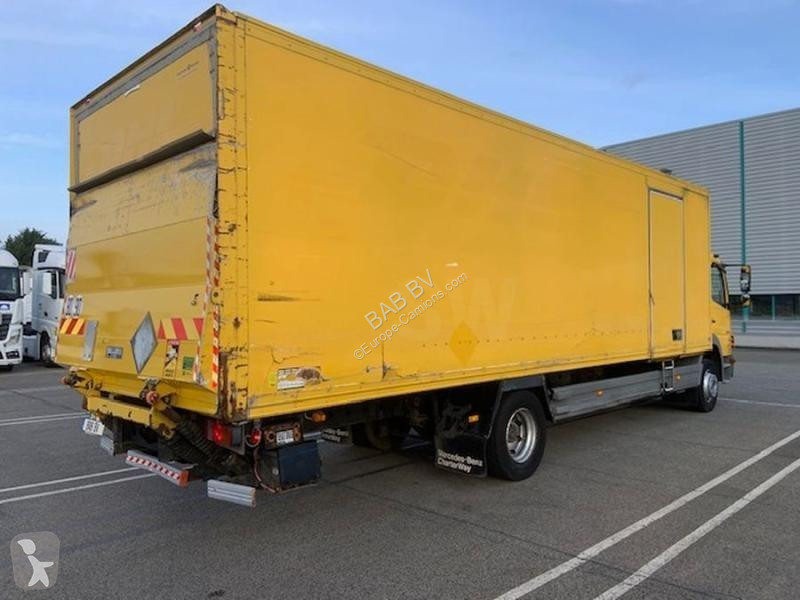 Kamion Mercedes 1218