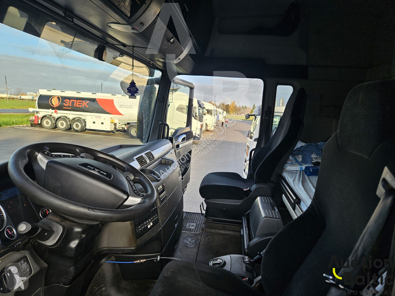 Vrachtwagen MAN 35.480