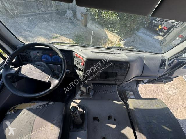 Teherautó Renault  MIDLUM 220 dci Citerne...