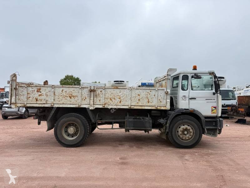 Teherautó Renault 300 Manager