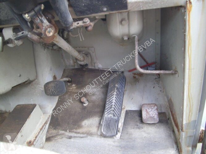 Kamion  V5 4x2 Saurer V5 4x2