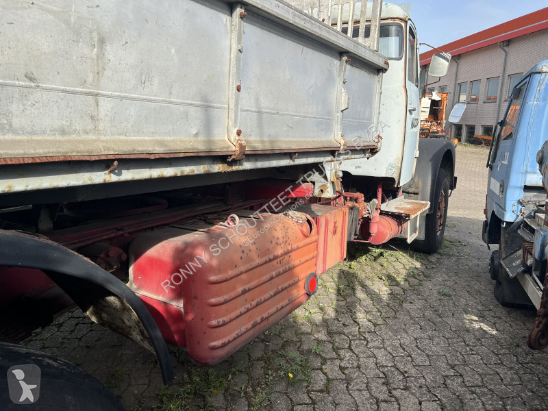 Vrachtwagen  V5 4x2 Saurer V5 4x2