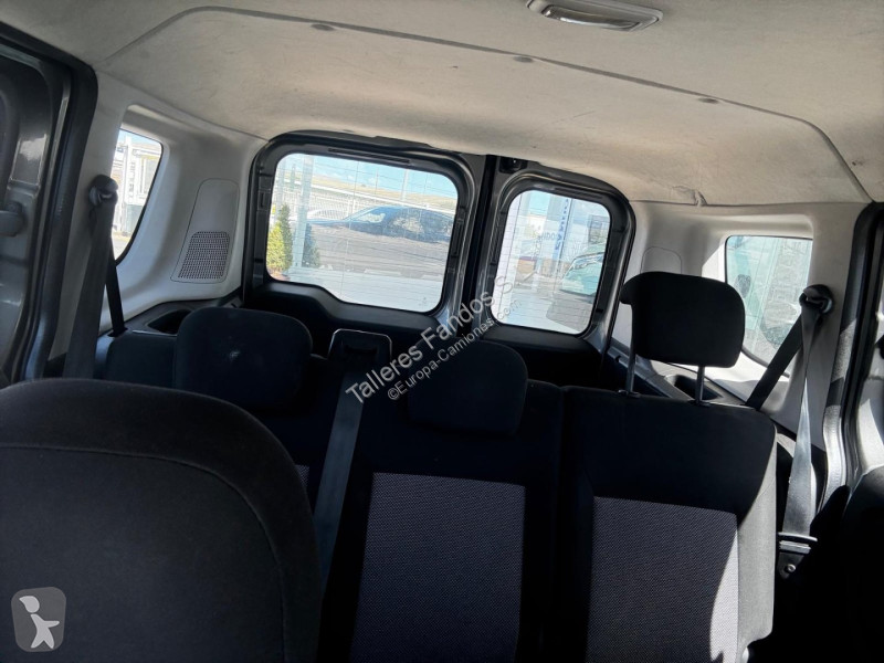 عربة نفعية Fiat Doblo